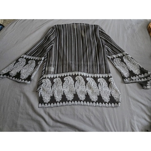 NWT Chicos Black Paisley V-Neck Crossover Wrap Layered Blouse Sz 8/10 - Picture 4 of 13